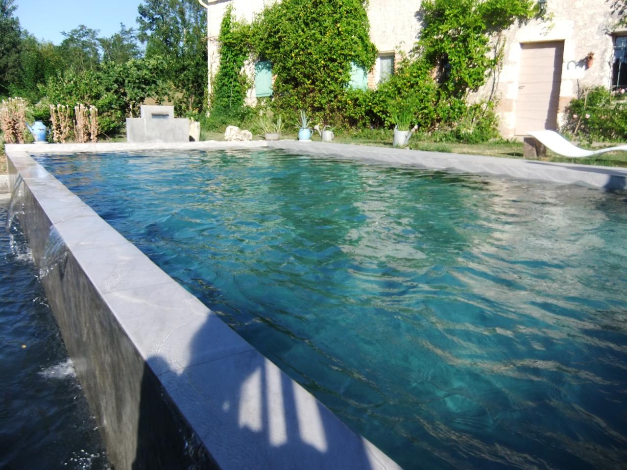 Magnifique piscine à débordement à Chatou